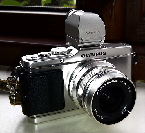 Olympus E-P3 12mm f/2