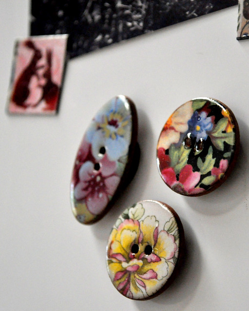 V&A Ceramic Button Magnets