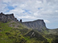 Leac Nan Fionn (1225 ft)