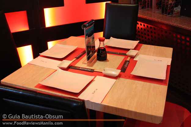 Red Kimono dining table
