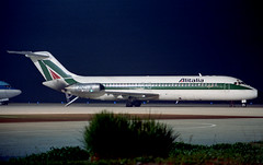 Alitalia DC-9-32 I-DIZE GRO 22/03/1990