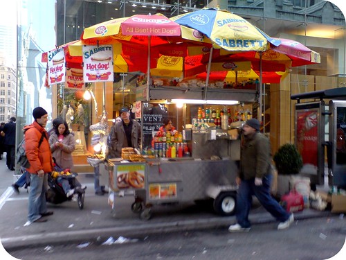 NYC-hot-dog-vendor-new-york-262102_1920_1440