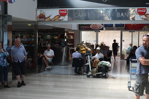 Meeting point - cafe at the Zagreb airport