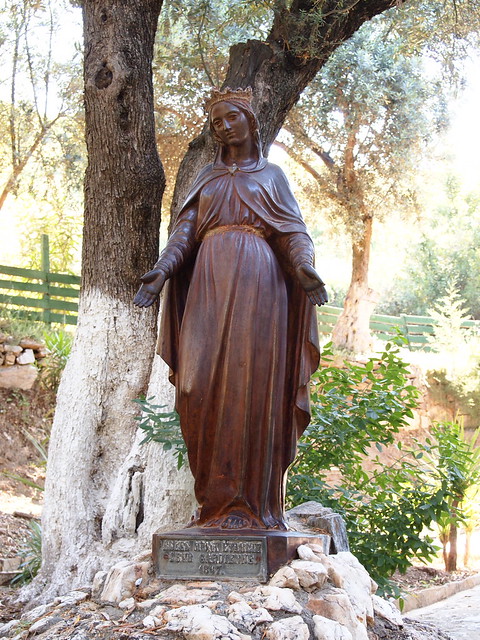 聖母瑪利亞之屋旁的聖母像