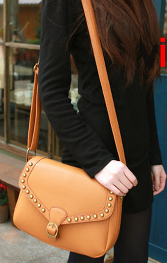 VLS 0242011新款超强质感~韩版女式朋克铆钉女包包复古包450g