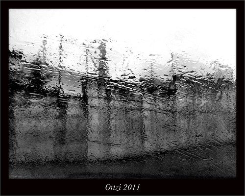 Rain through the window by www.ortziomenaka.com