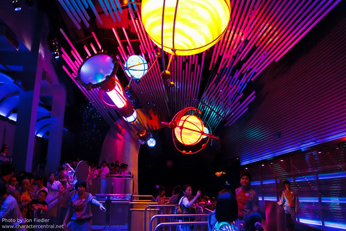 HKDL July 2011 - Riding Space Mountain