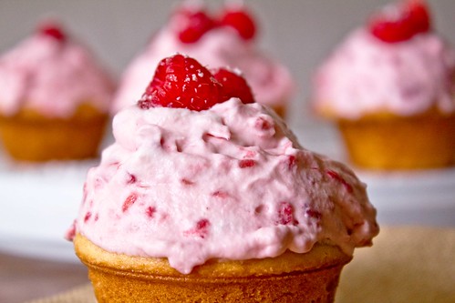 raspberrycreamcupcakes4