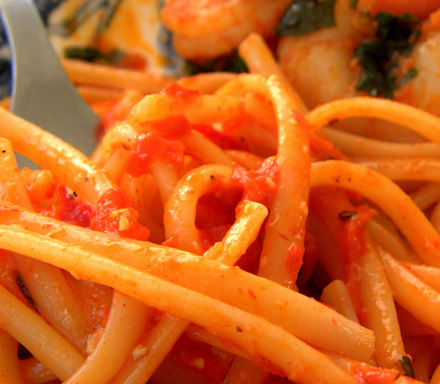 Linguini With Roasted Pepper Sauce