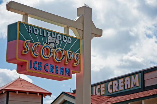 Hollywood Scoops by DisHippy