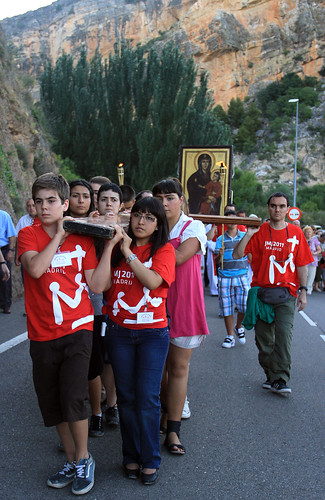 Peregrinacion a Nuevalos y al Monasterio de Piedra con "La Cruz de los Jovenes"  y el "Icono de la Virgen". JMJ Madrid 2011.