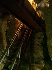 飛騨大鍾乳洞内のアドベンチャーコースの写真
