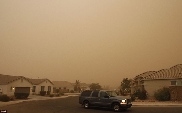 Day the sky turned brown 3,000ft high dust cloud rolls across Arizona AGAIN  8