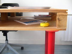pallet desk detail (pierrevedel.com) Tags: ikea desk furniture curry hack pallet vika
