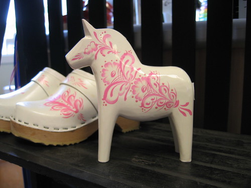 White & pink horse + clogs