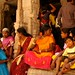 Saris coloridos, roupas usadas pelas mulheres