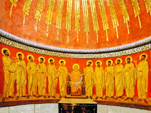 Maria con los doce apostoles