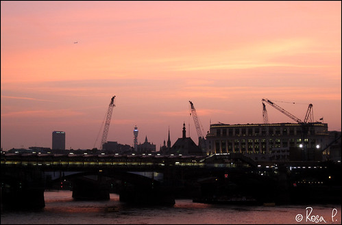 UK - London - Thames Silhouette