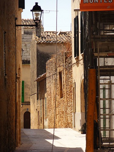 Narrow street in Alcúdia Old Town