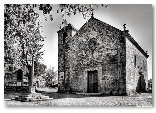 Igreja de Longos Vales (b/w) by VRfoto