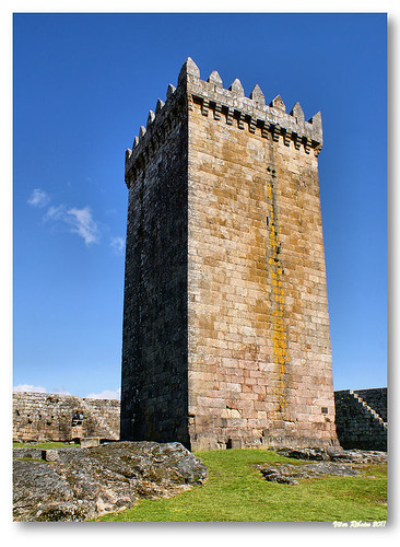 Torre de menagem do castelo de Melgaço by VRfoto