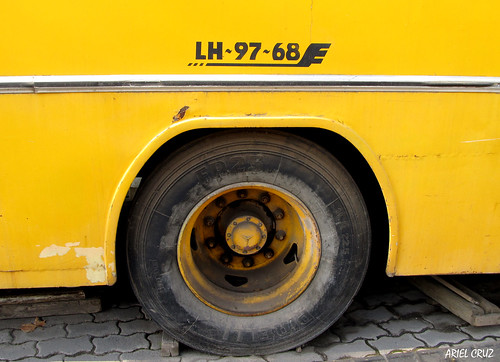 Micro amarilla / Yellow Microbus | Inrecar Sagitario / LH9768
