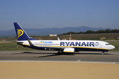 Ryanair (Lleida) B737-8AS EI-DPW GRO 16/07/2011