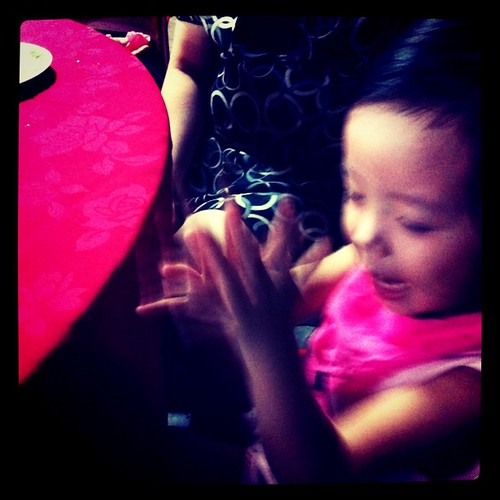 She love clapping
