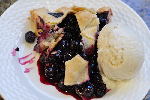 blueberry pie and ice cream