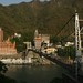 A cidade e cortada pelo sagrado Rio Ganges