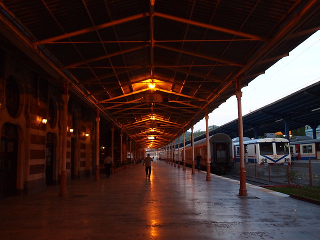 錫爾克吉火車站(Sirkeci Station)的月台
