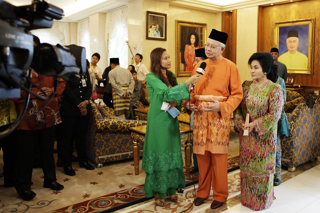 Malaysia Prime Minister and Wife at Seri Perdana Putrajaya | 1st Eid  aL-Fitr 2011
