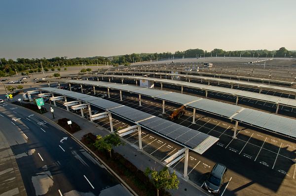 solarredskins-green-stadiums-solar-panels_40280_600x450
