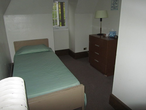 spare bedroom