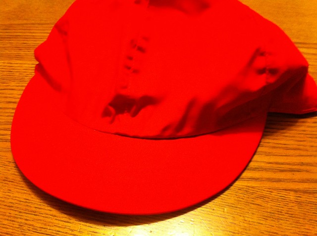 優介がなくしちゃった赤白帽、浦和コルソの森商会へ行って買ってきた
