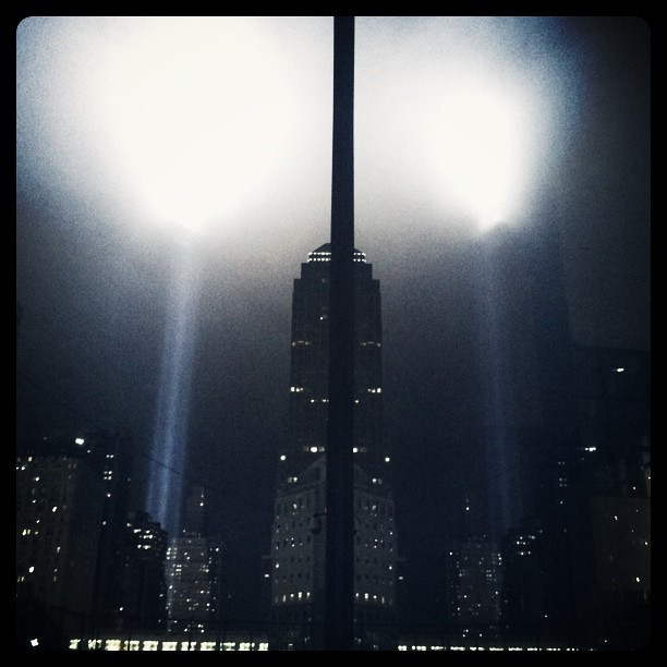 9/11 photo, Lights