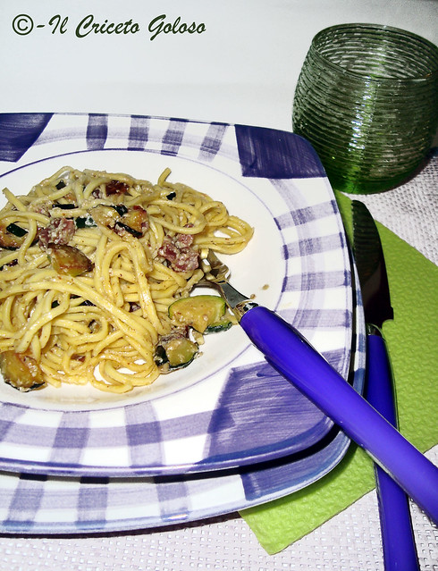 Taiarin con zucchine speck pesto mandorle e olive 2
