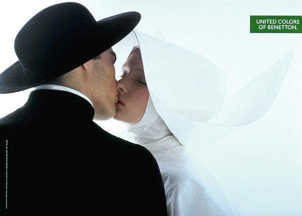 Benetton - A priest and a nun kissing