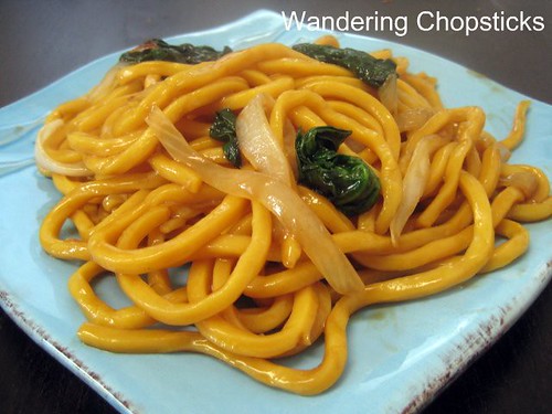 Vegetarian Shanghai Noodles with Spinach and Onions 1