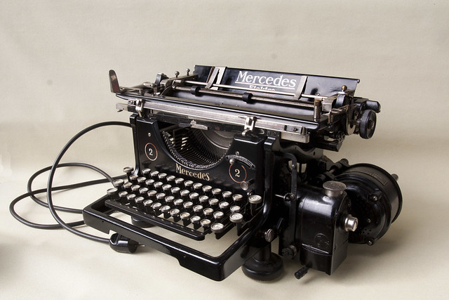 Mercedes Elektra Schreibmaschine