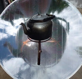 Solar oven and boiling kettle