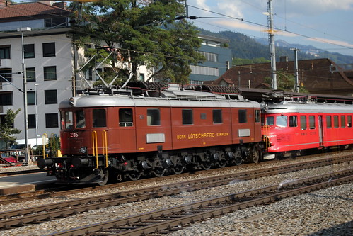 BLS Lokomotive Ae 6 8 205 und SBB RAe 4 8 1021 roter Pfeil Churchill 