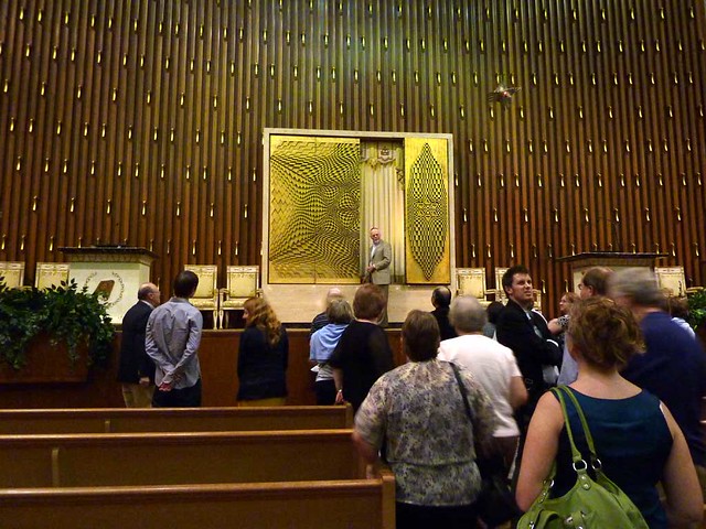 P1000311-2011-09-22-APC-Sacred-Spaces-Tour-Ahavath-Achim-Synagogue-opening-Aron-HaKodesh