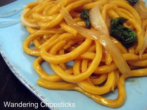 Vegetarian Shanghai Noodles with Spinach and Onions 2