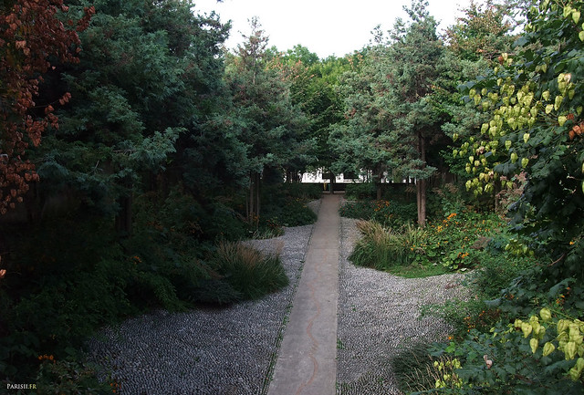 Plusieurs jardins à thème sont dans l'enceinte du parc