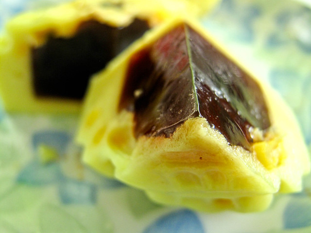 IMG_0149 Corn agar-agar with gula melaka filling , 粟米椰糖燕菜月饼