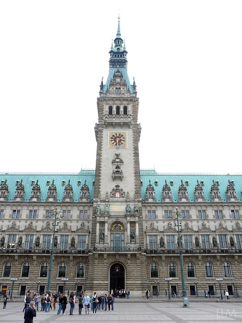 Frontal Rathaus