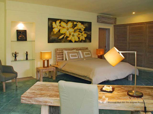 Villa-Kenyeri-Guest-Bedroom