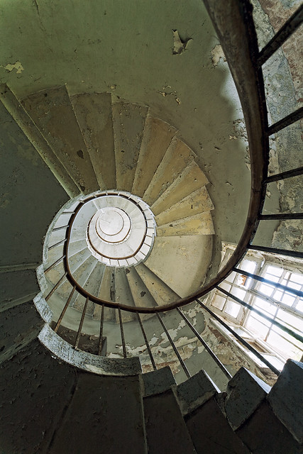 This is a very circular staircase