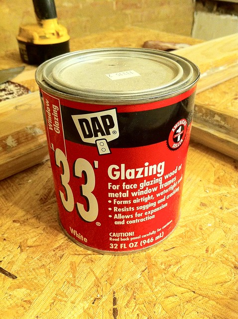 How To Glaze A Window With Dap 33